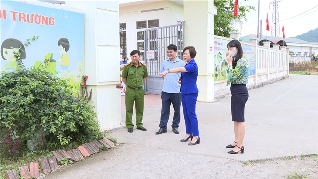 Phó Bí thư Thường trực Thành uỷ khảo sát thực địa tại xã Dương Huy
