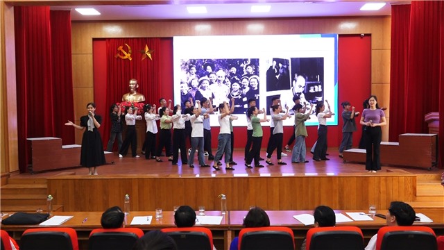 Tổng duyệt chương trình tham gia Hội thi “ Học tập và làm theo tư tưởng, đạo đức, phong cách Hồ Chí Minh khơi dậy khát vọng xây dựng tỉnh Quảng Ninh trở thành tỉnh kiểu mẫu, ngày càng văn minh, hiện đại” cấp Tỉnh