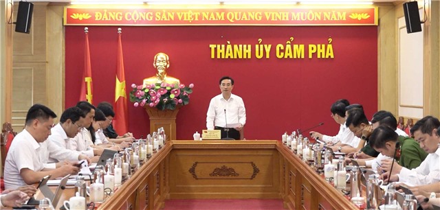 Ban Thường vụ Thành ủy cho ý kiến về chủ trương đầu tư dự án tại phường Quang Hanh và dự thảo báo cáo kết quả công tác 9 tháng, nhiệm vụ trọng tâm tháng cuối năm