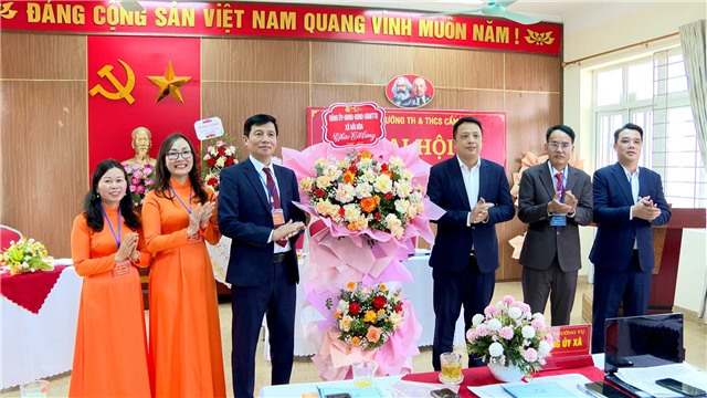 Đại hội Chi bộ trường TH&THCS Cẩm Hải, nhiệm kỳ 2025 - 2027
